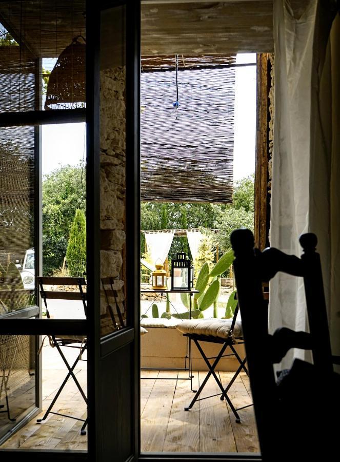 Can Tat, Loft In A Old Coach House Sant Jordi Desvalls ภายนอก รูปภาพ
